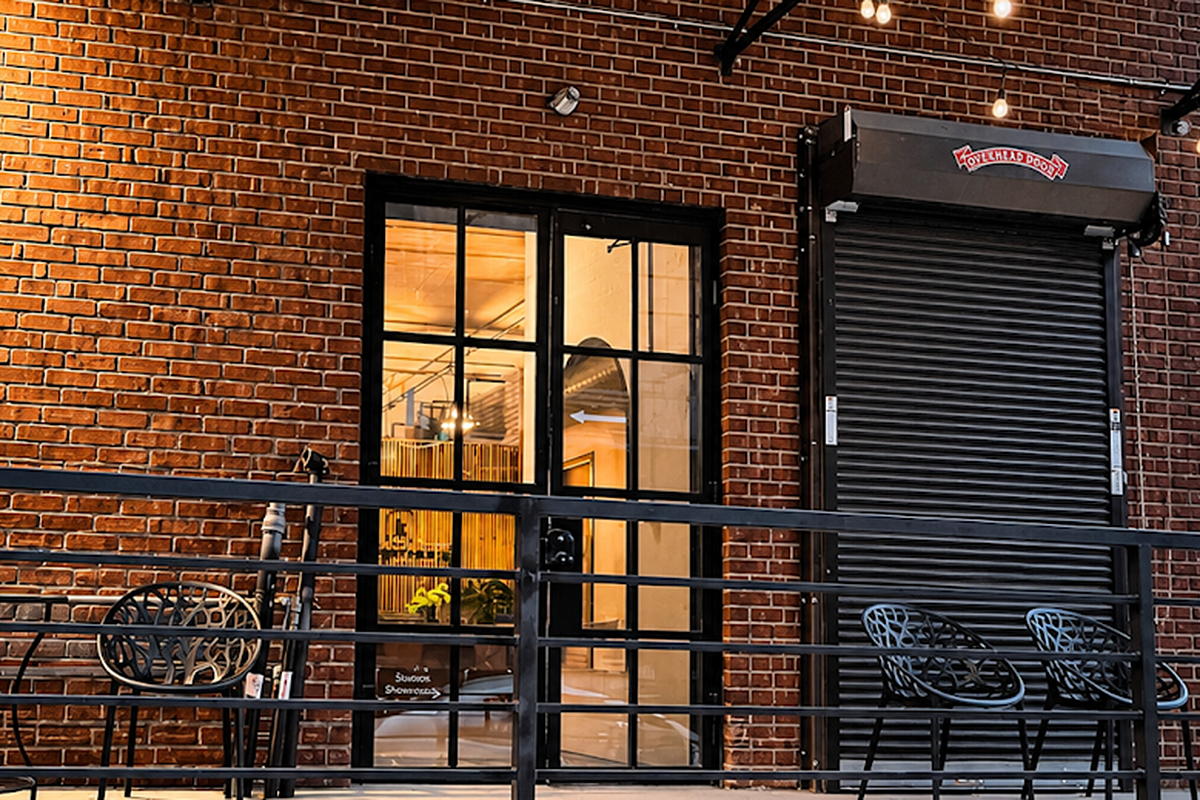 Aromas Tea Bar Exterior