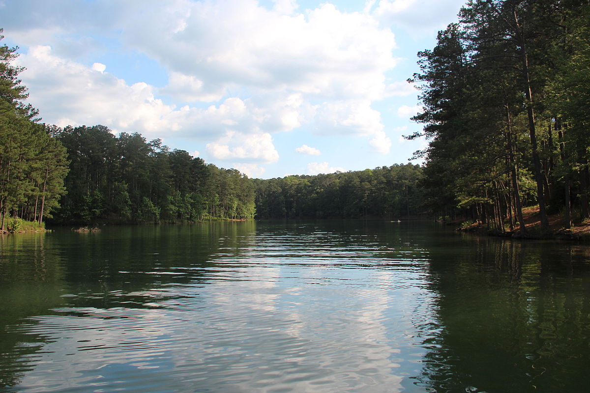 1200px Red Top Mountain State Park 1